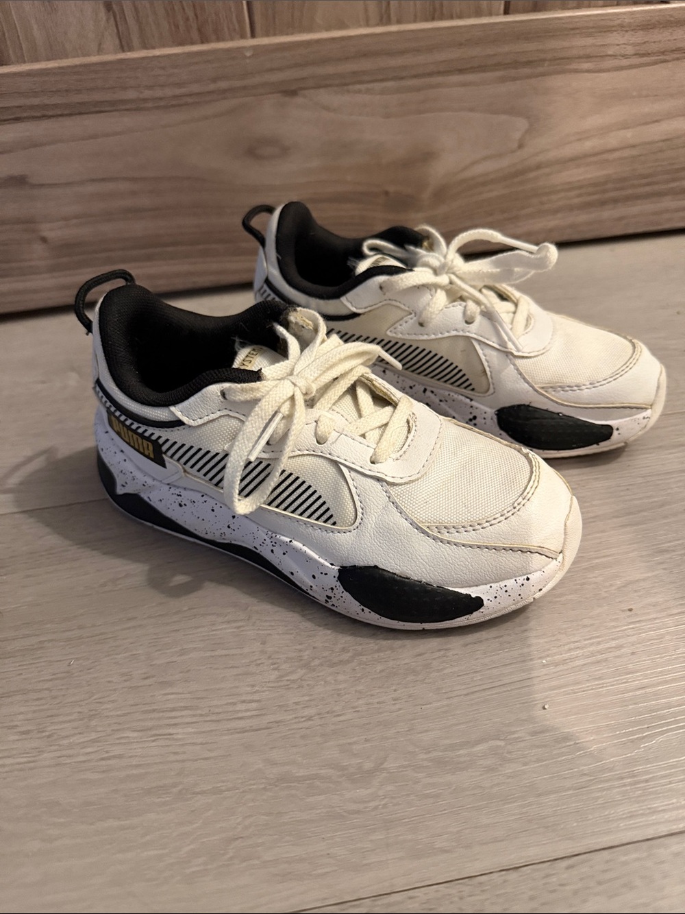Puma Kids White and Black Low-Top Sneakers